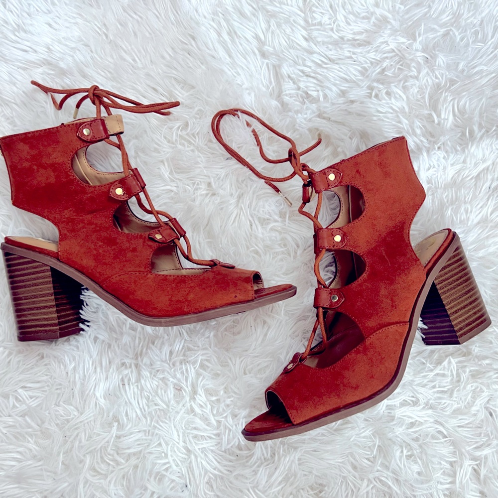 NEW W 8 Tie-up 3in Heels - CIRCUS